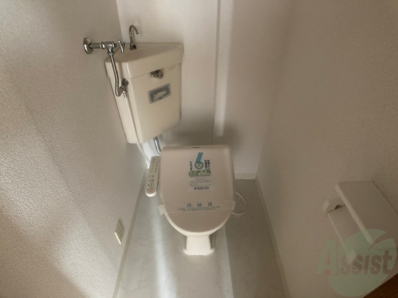 トイレ　こちらはトイレです。清潔感があり、安心して使用できます。