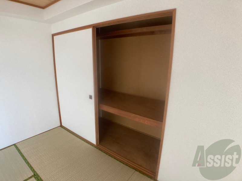 収納　寝室の収納です。部屋がすっきり片付きます。