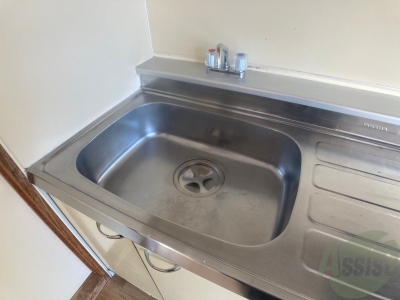 洗面設備　キッチンのシンクはピカピカで掃除意欲が湧いてきそう！