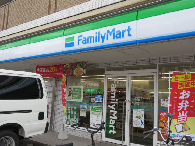 コンビニ　ファミリーマート鏡池通店（コンビニ）まで100m