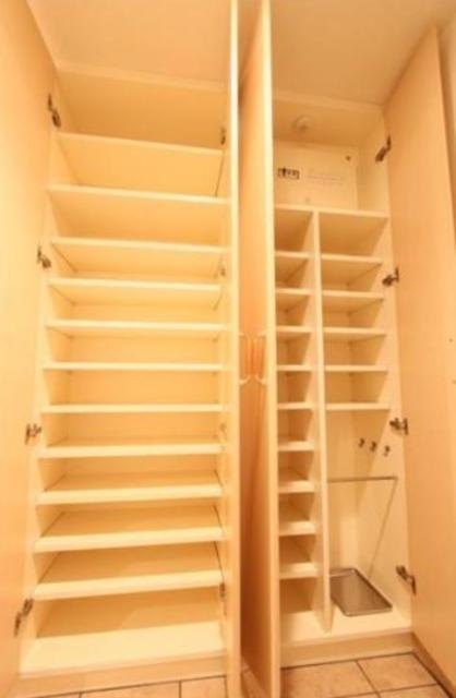 玄関　※写真は別部屋参考画です