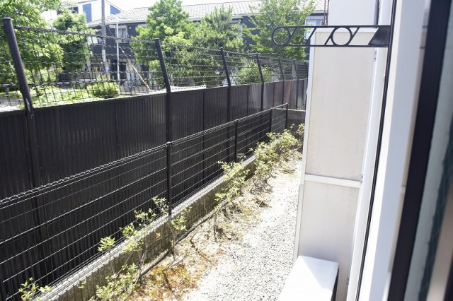 その他　物干し竿かけられます。