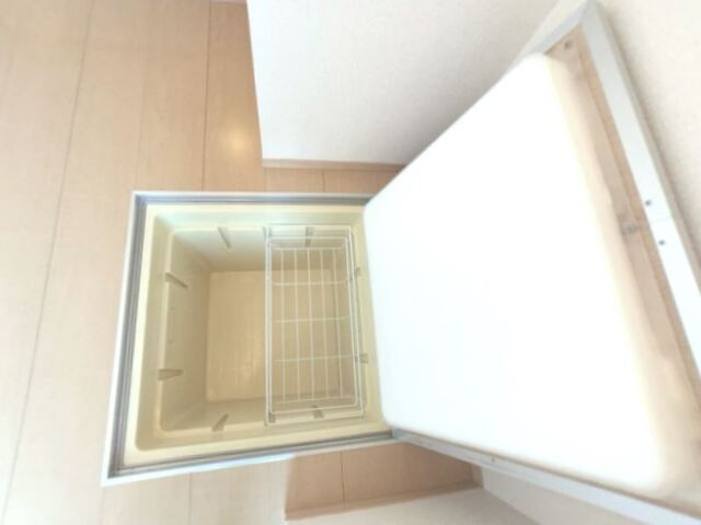 その他　玄関に床下収納