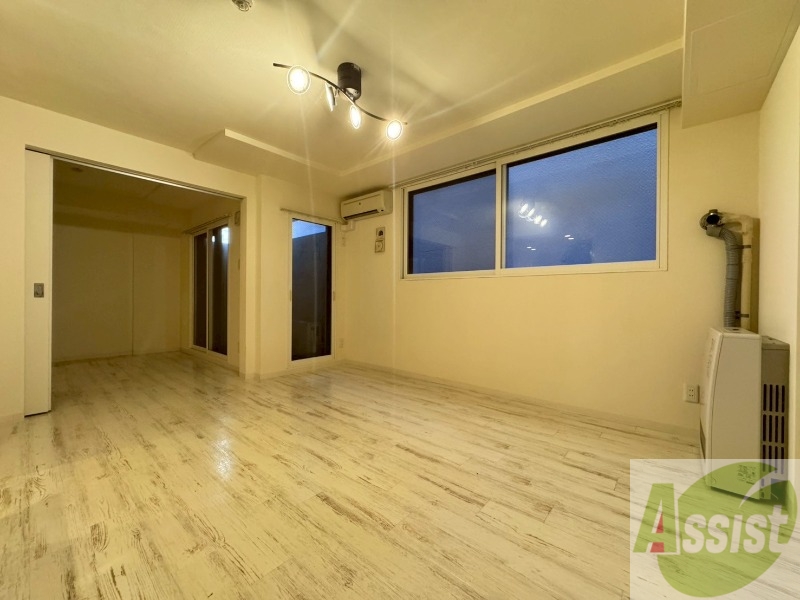 居室・リビング　広くてキレイなお部屋が広がっていて、充実した生活が送れそう。