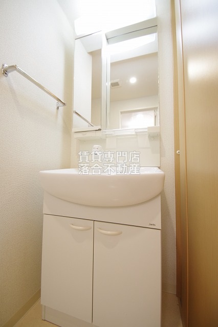 洗面設備　独立洗面化粧台付き