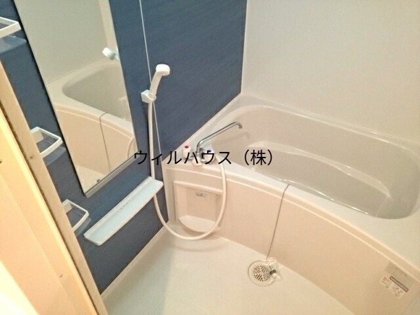 バス・シャワールーム　浴室乾燥機付き！