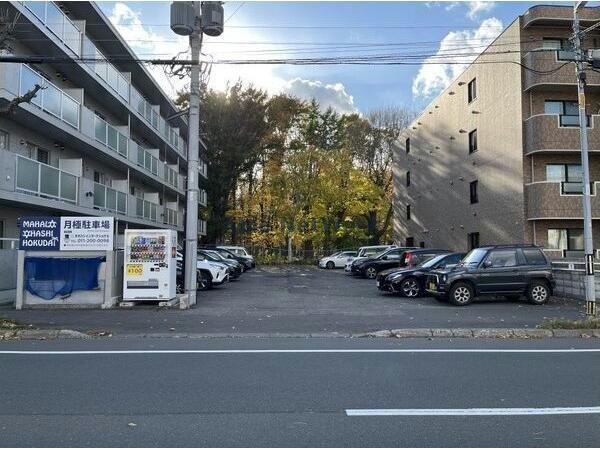 駐車場　駐車場