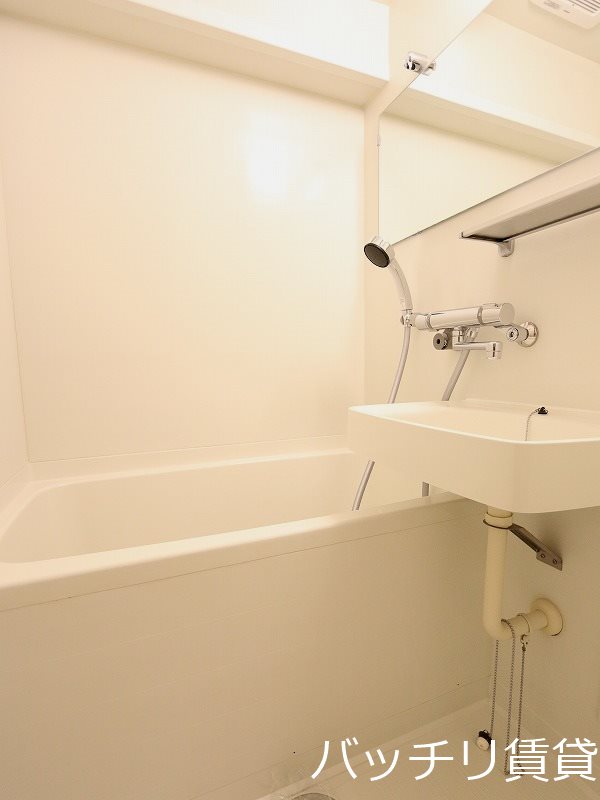 バス・シャワールーム　画像は別号室イメージの為、現況を優先いたします。