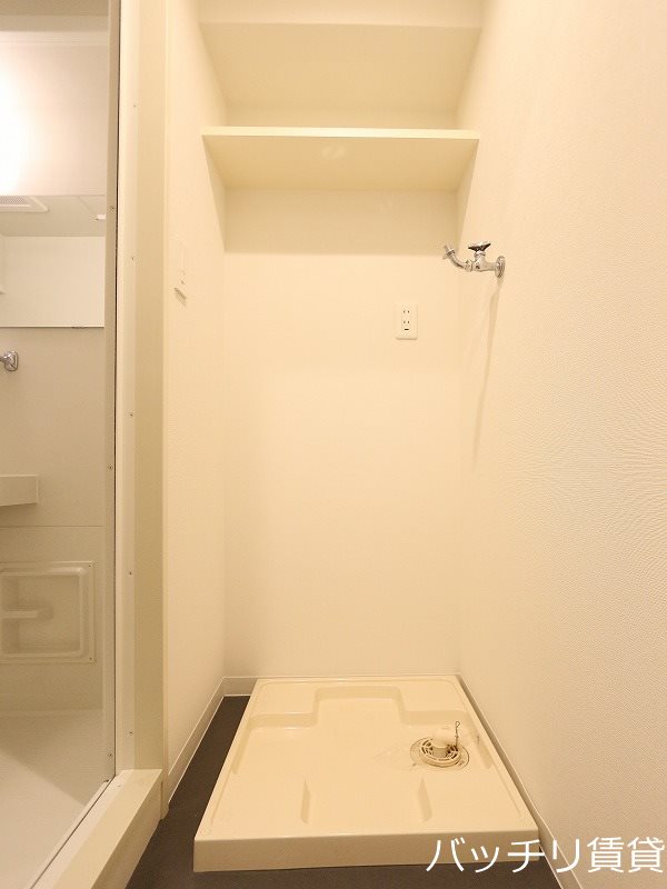 洗面設備　画像は別号室イメージの為、現況を優先いたします。