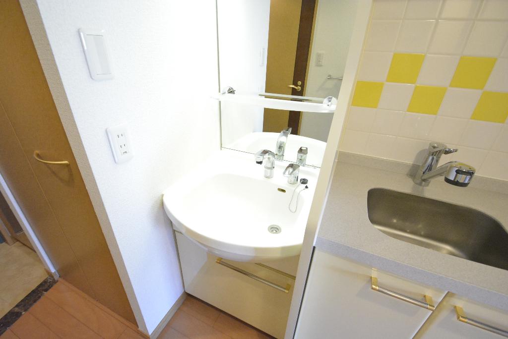 洗面設備　洗髪洗面化粧台