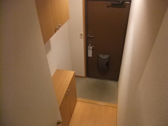 玄関　※別号室の写真になります