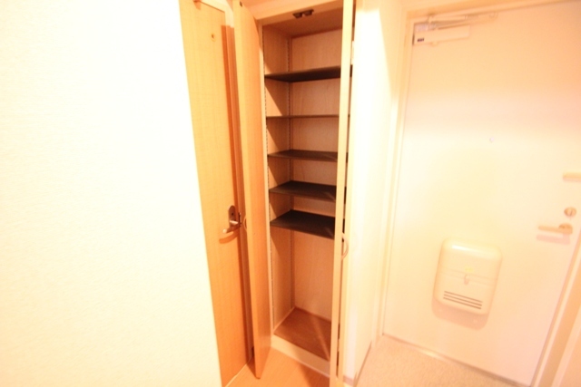 玄関　シューズ収納有
