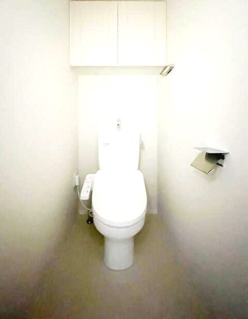 トイレ　温水洗浄便座完備