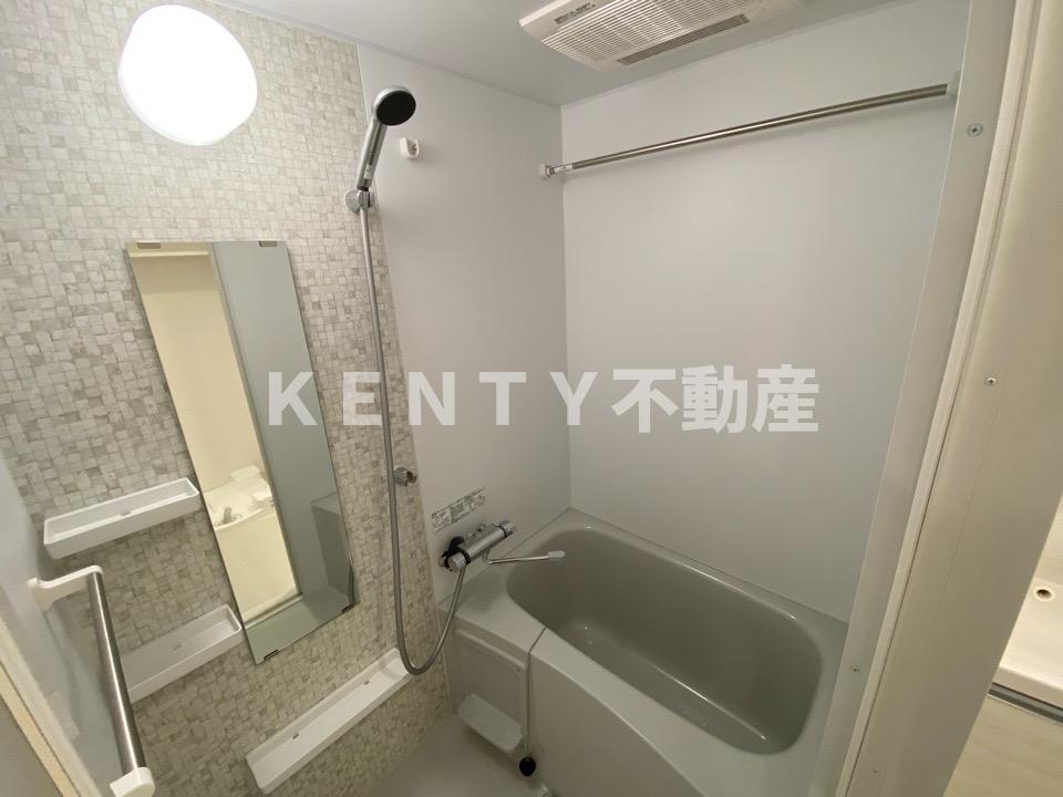 バス・シャワールーム　落ち着いた空間のお風呂です