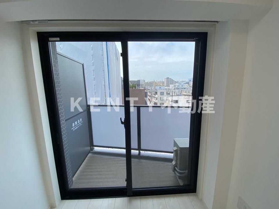 バルコニー　バルコニーからの眺めを楽しみながら食事をしませんか