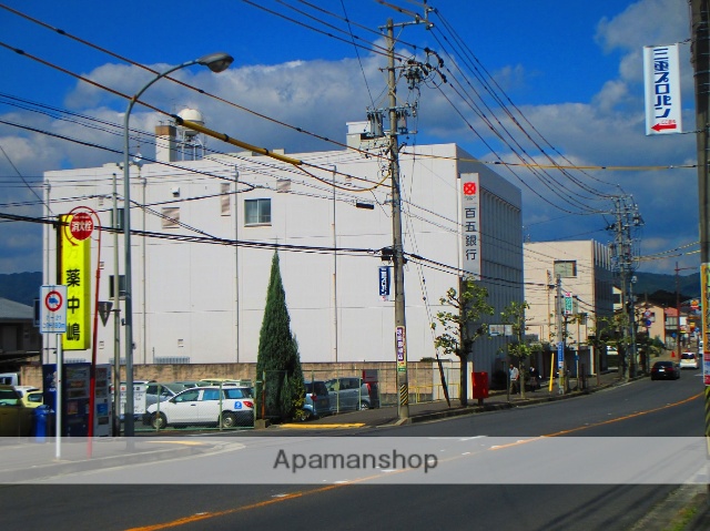 銀行　（株）百五銀行／上野支店（銀行）まで360m