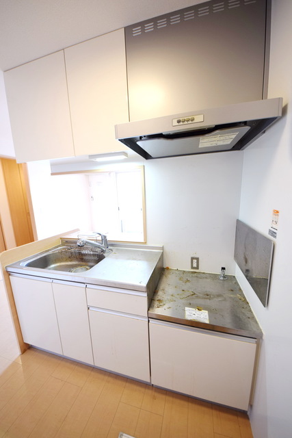 キッチン　～晩ご飯作らなきゃっ～