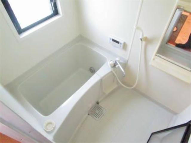 バス・シャワールーム　追い焚き機能付きで快適バスタイム