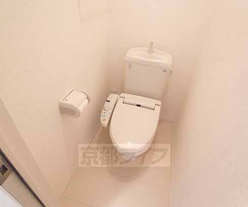 トイレ　ウォシュレット付きです・