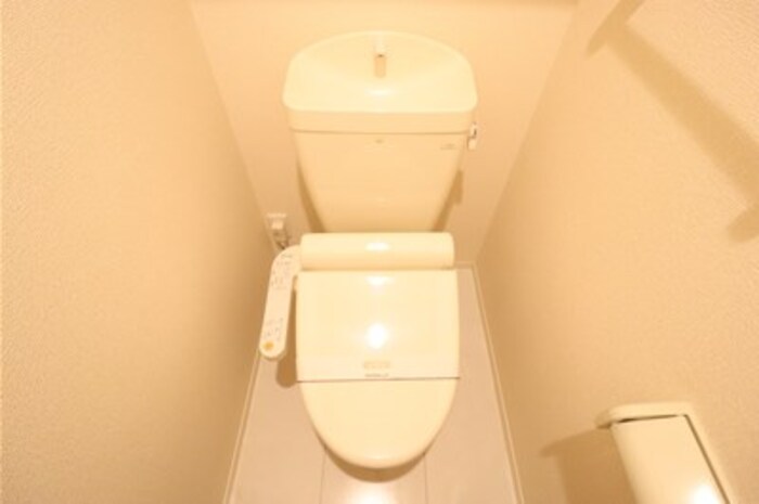 トイレ　温水洗浄暖房便座