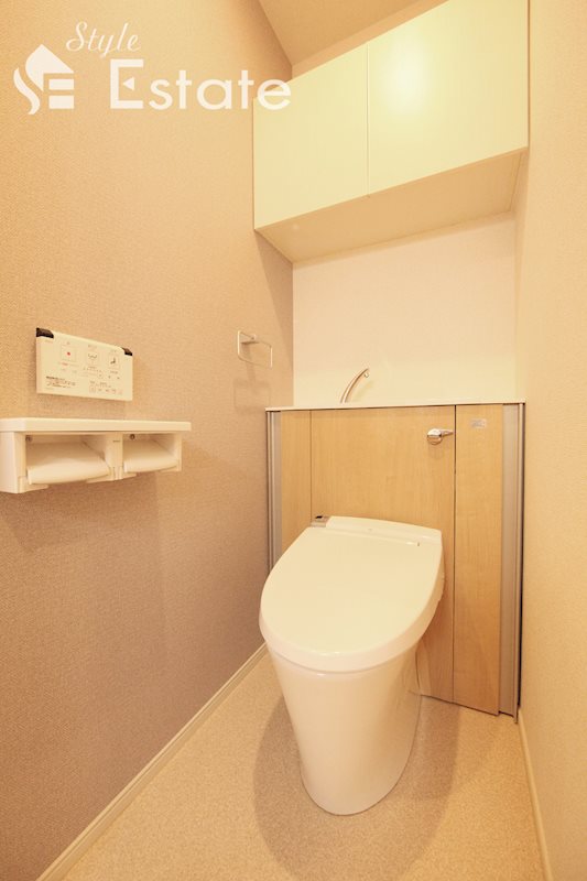 トイレ　温水洗浄便座