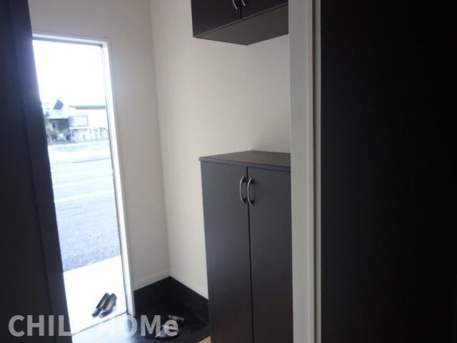 玄関　当社、チルホームのHPもご覧ください(^^)/物件情報多数♪