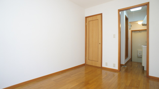 その他部屋・スペース　白を基調とした室内でお部屋を明るく演出してくれます！