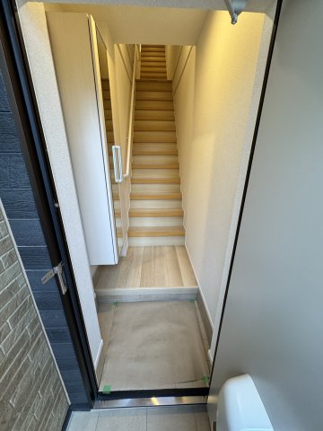 玄関　※建築中の為、同ハウスメーカー施工イメージです。