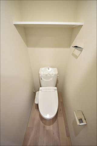 トイレ　プレサンス松屋町ヴェルデス　温水洗浄便座