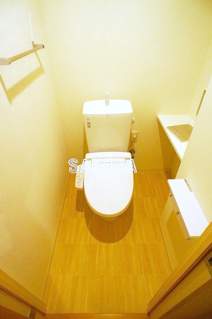 トイレ　落ち着いた色調のトイレです♪