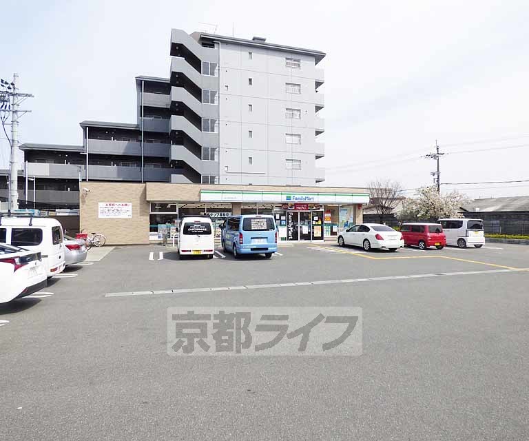 コンビニ　ファミリーマート西小路天神川（コンビニ）まで283m