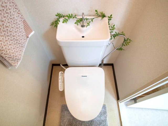 トイレ　温水洗浄付きトイレで快適