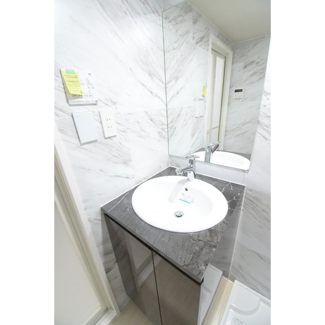 洗面設備　コンパクトで使いやすい洗面所