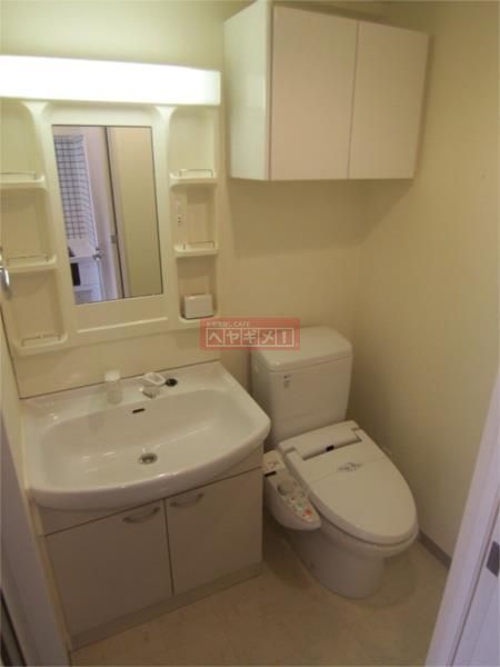 洗面設備　間取り反転タイプの部屋の写真です