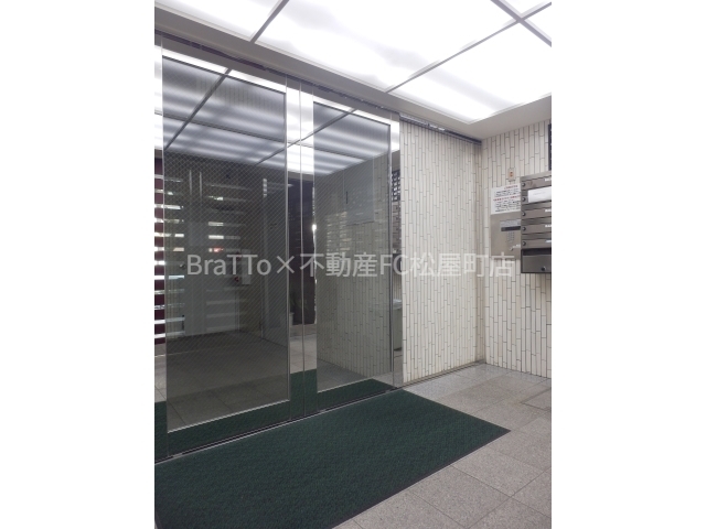 エントランス　マンション共用部分（オートロック付き）