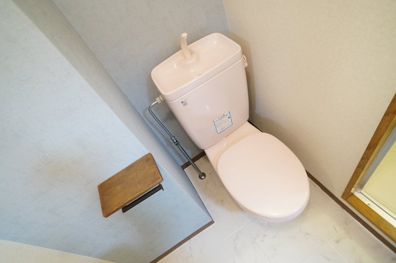 トイレ　別号室