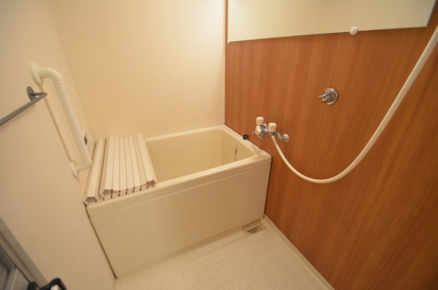 バス・シャワールーム　追い焚き付