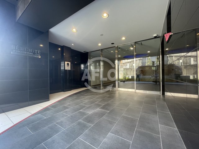 エントランス　セレニテ福島アリア　エントランス