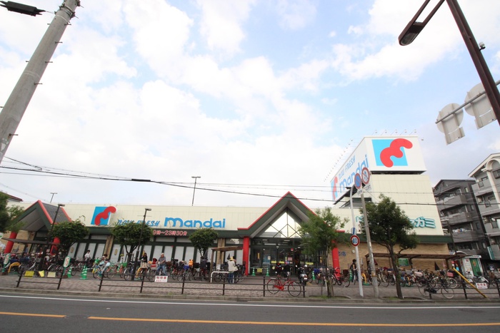 スーパー　万代　巽北店（スーパー）まで201m