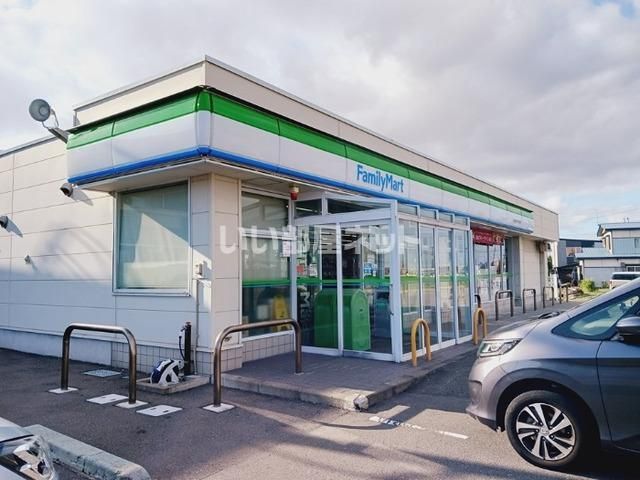 コンビニ　ファミリーマート下平井町店（コンビニ）まで858m