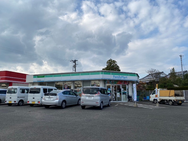 コンビニ　ファミリーマート曽於高校前店（コンビニ）まで4081m