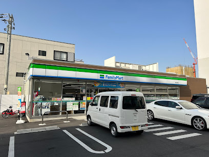 コンビニ　ファミリーマート 東外堀町店（コンビニ）まで287m