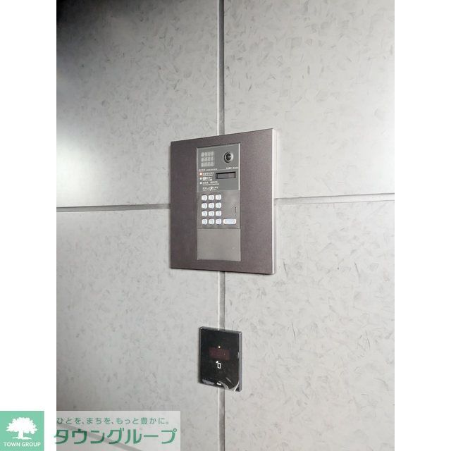 ロビー　オートロック