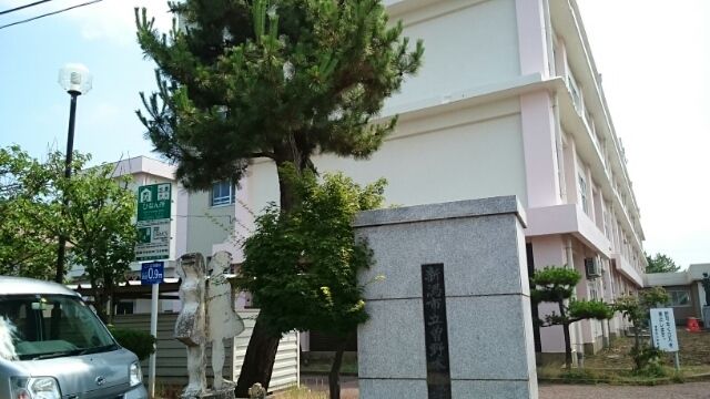 小学校　新潟市立曽野木小学校（小学校）まで700m