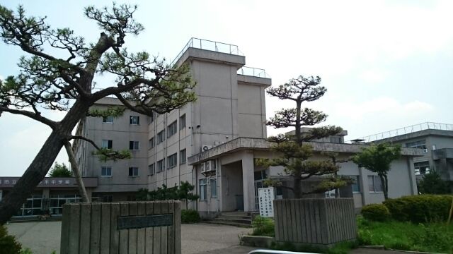 中学校　新潟市立曽野木中学校（中学校）まで1400m