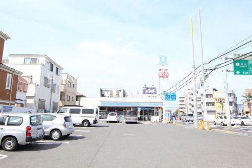 コンビニ　ローソン 市川新井二丁目店（コンビニ）まで215m