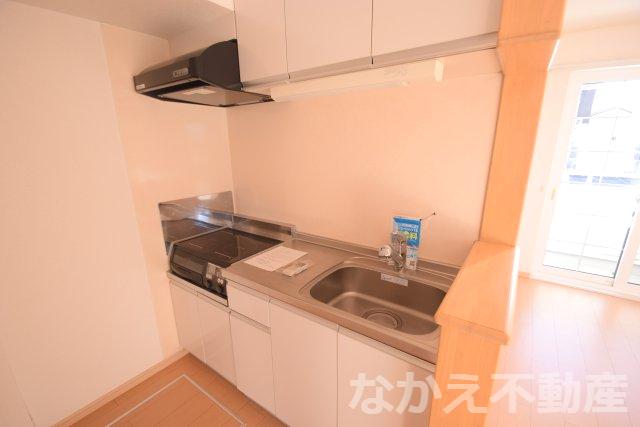 キッチン　コンパクトなキッチンで掃除もラクラク