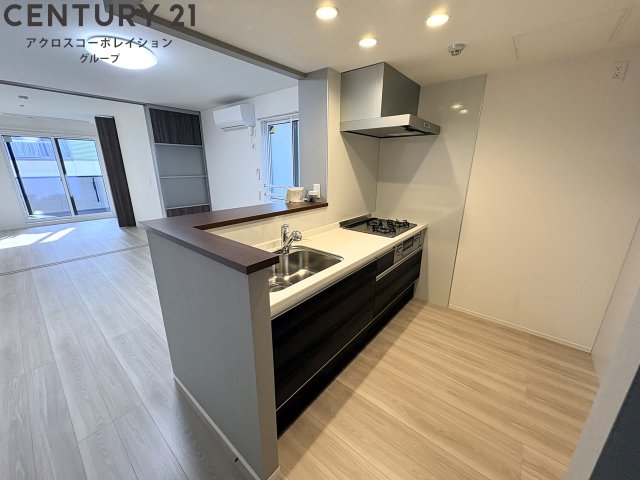 キッチン　３口ガスコンロのシステムキッチンです！