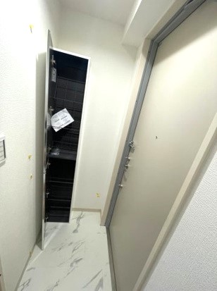 玄関　新築☆敷金礼金ゼロ☆初期安☆マンションタイプ☆オートロック付