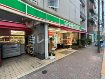 コンビニ　ローソンストア100 LS蓮沼駅前店（コンビニ）まで70m